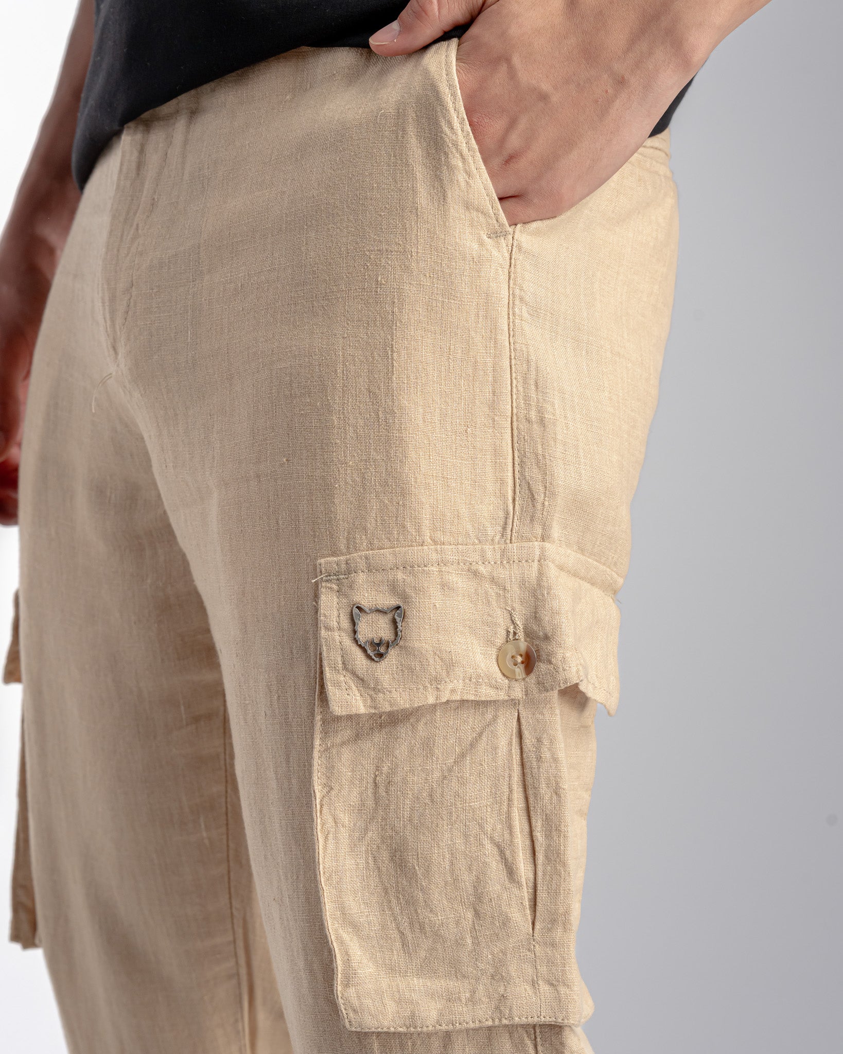 Snowpard Lida Linen Cargo — Beige, close-up texture detail