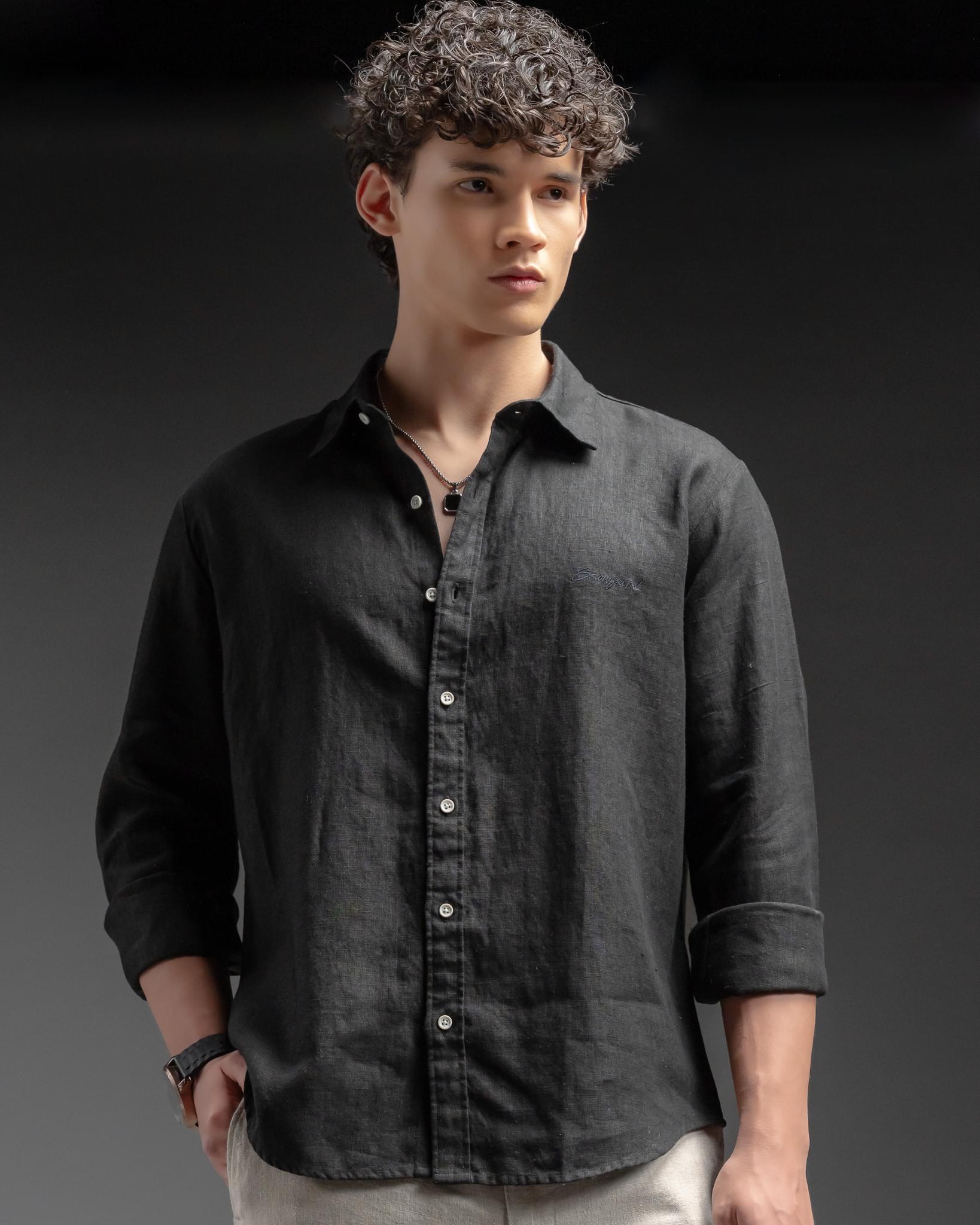 Snowpard Lucca Linen Shirt Black — detail view, pure linen texture close-up