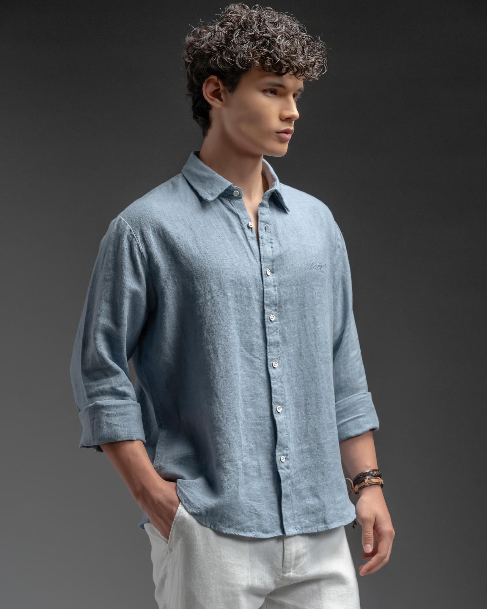 Snowpard Lucca Linen Shirt Blue — detail view, pure linen texture close-up