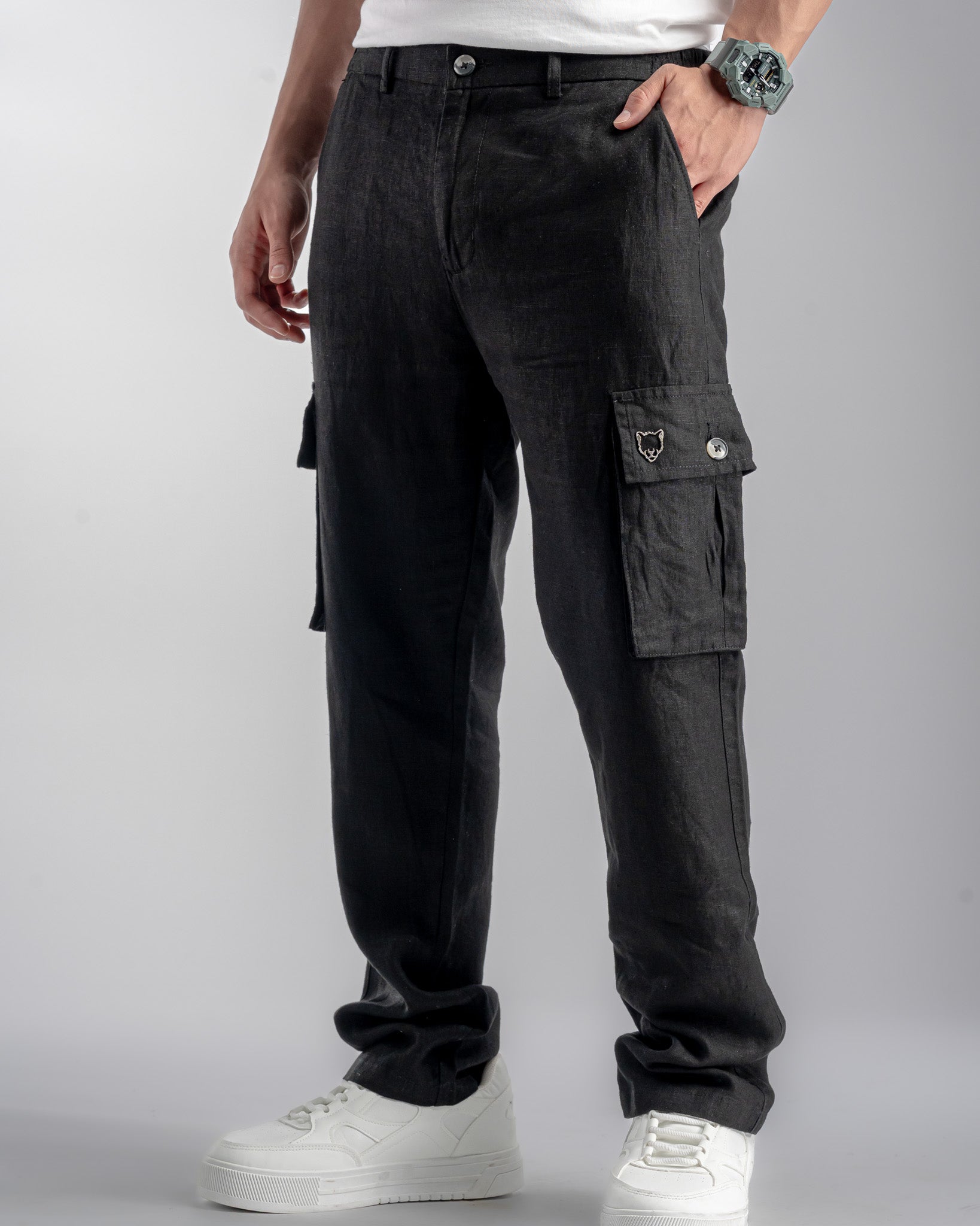 Snowpard Lida Linen Cargo — Black, front view