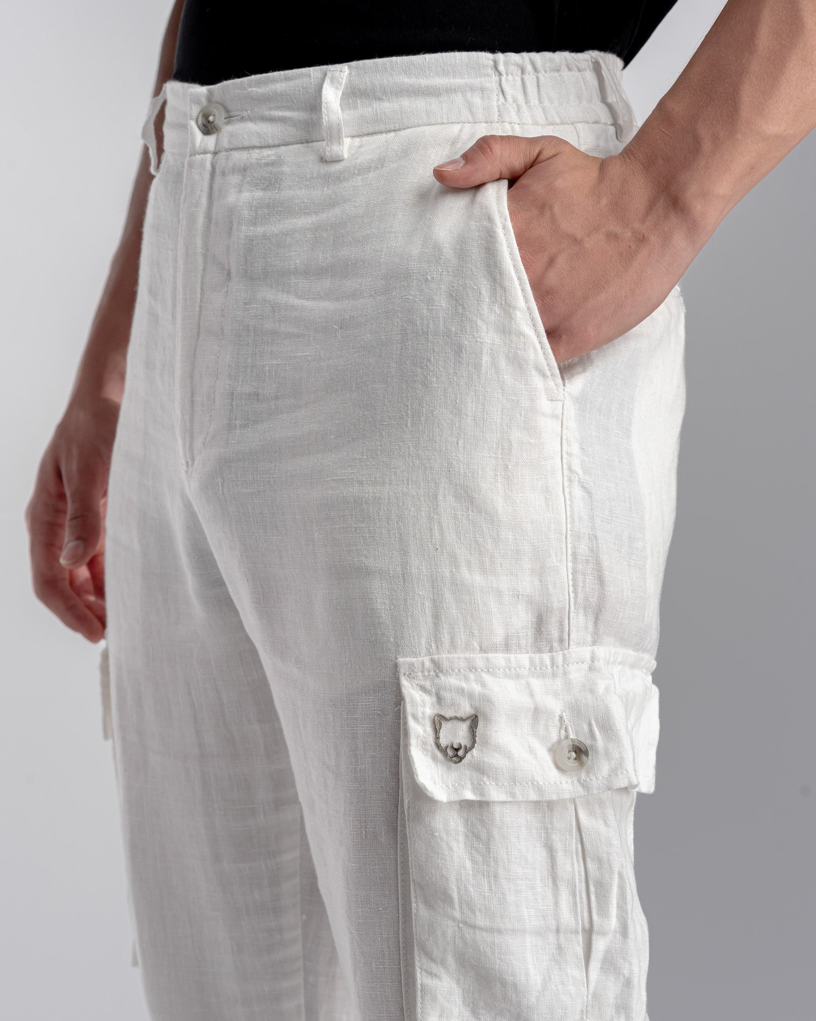 Snowpard Lida Linen Cargo — White, close-up texture detail